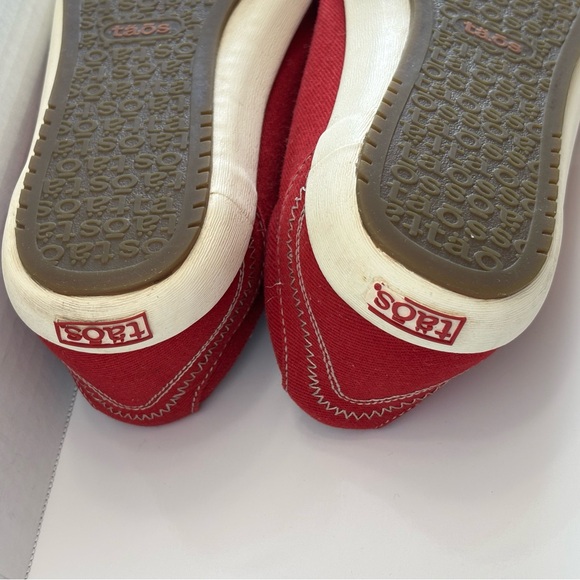 Taos Star Sneakers STA-12844 Womens 8.5 Red Canvas Lace Up Low Top Comfort Shoes - Picture 11 of 16